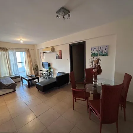 Appartement Modern 2br Near Finikoudes - *
