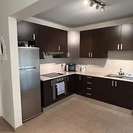 Modern 2br Near Finikoudes - Apartment
