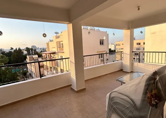 Modern 2br Near Finikoudes -
