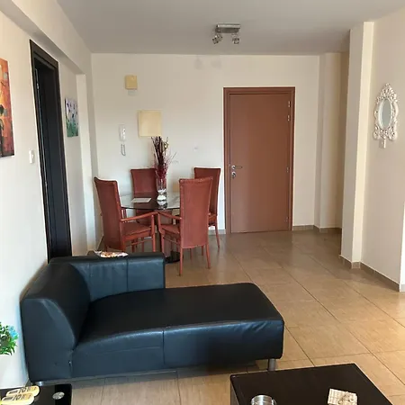 Modern 2br Near Finikoudes -