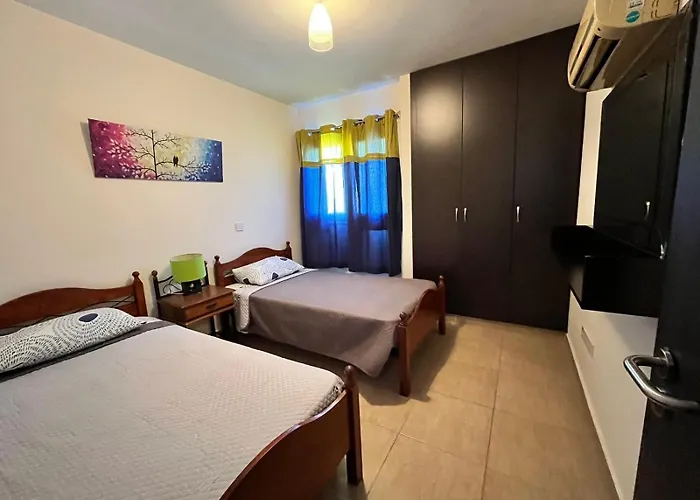 Διαμέρισμα Modern 2br Near Finikoudes -